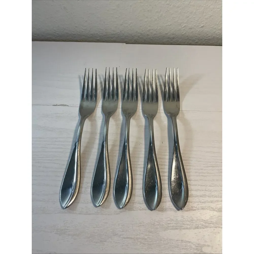 Lot of 5 Unbranded Stainless Steel Dinner Forks Replacement Flatware Teardrop